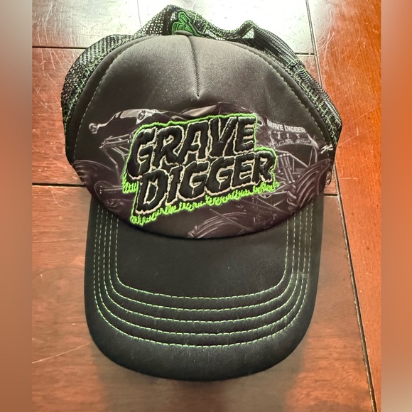 Grave Digger Black Trucker Hat - Picture 1 of 5